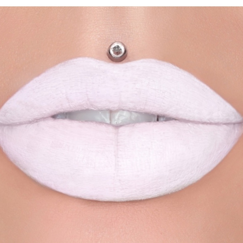 Gods Gift Jeffree Star Velvet Trap lipstick